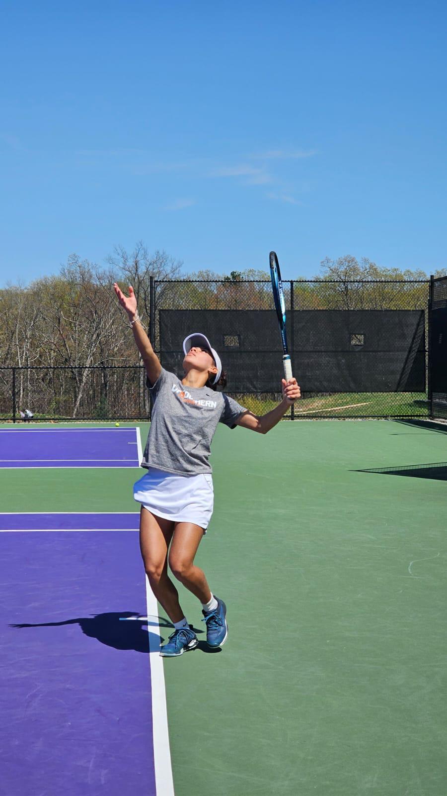 Jugadora de tenis con beca deportiva en una universidad de Estados Unidos